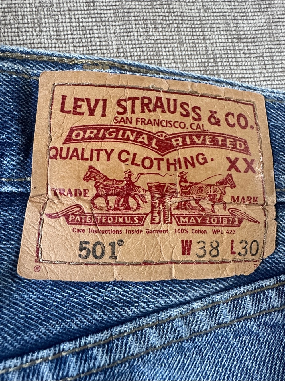 Levi's 501 Men’s Blue Denim Jeans - W38 L30 button fly dry cleaned cowboy crease